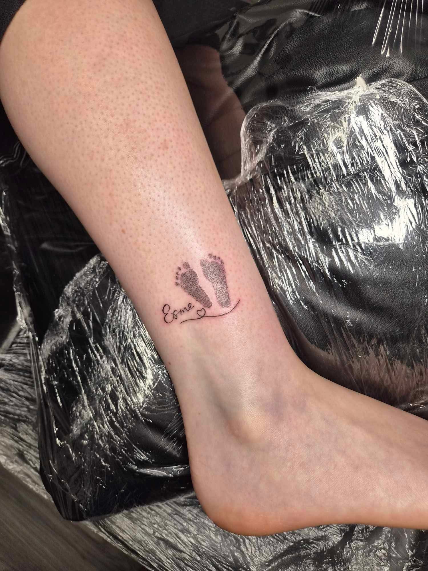 Faye’s tattoo of Esme’s feet after she was a second trimester loss.