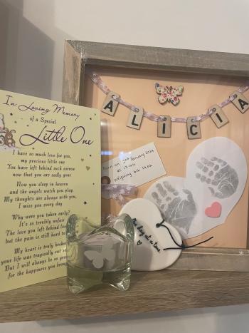 Alicia’s prints from the kit in the Sands memory box.