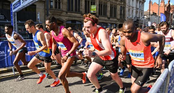runners at start line