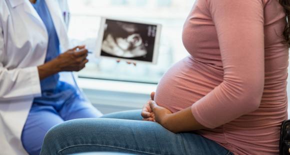 Health care worker and pregnant woman