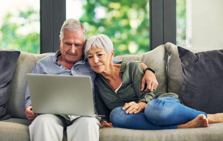 couple on laptop