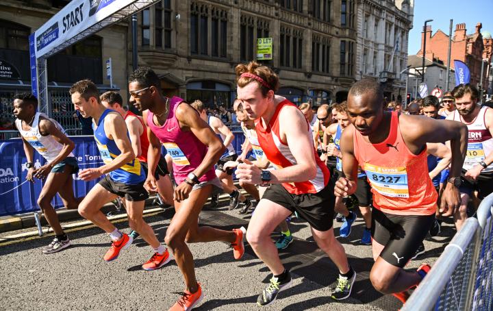 runners at start line